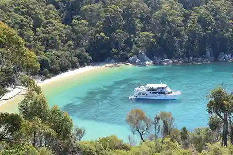 Welshpool: Wilsons Promontory Nature and Wildlife Day Cruise