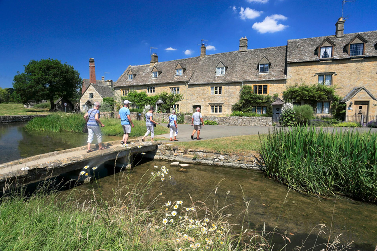 A trilha da vila de Cotswold