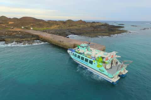 Corralejo: Round-Trip Ferry to Isla de Lobos Tickets