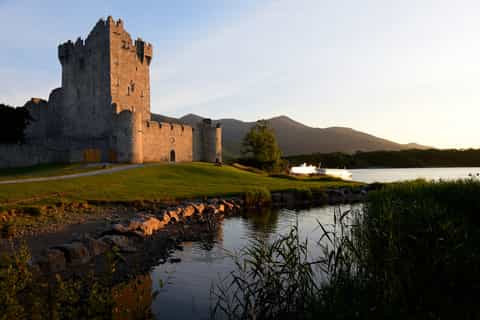 Killarney: Town Highlights & Traditional Jaunting Car Tour