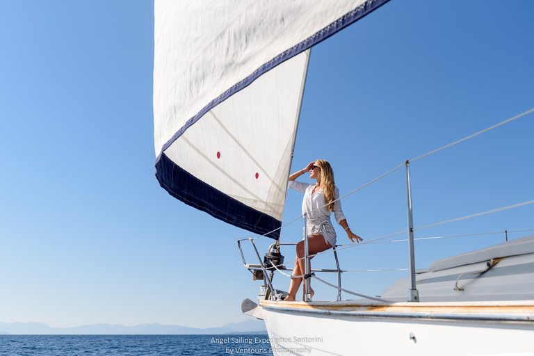 Santorini: Private 5-Hour Sunset Sailing Tour with Dinner