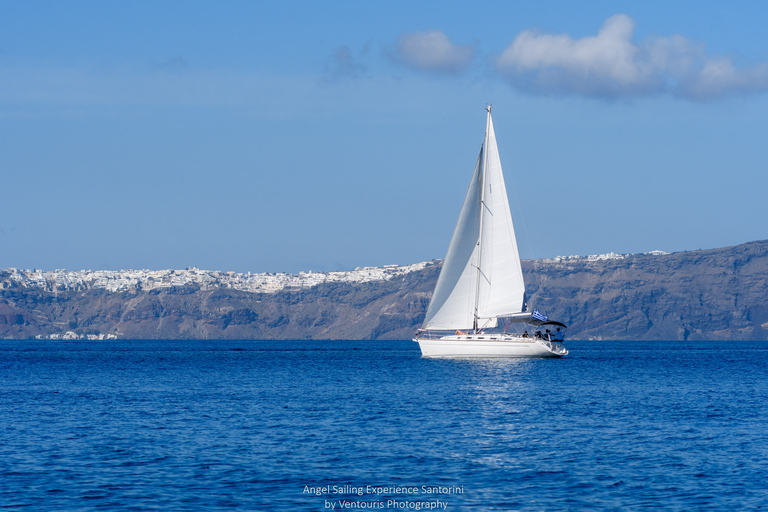 Santorini: Private 5-Hour Sunset Sailing Tour with Dinner