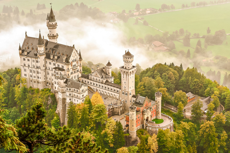 From Munich: Neuschwanstein Castle Full-Day Trip From Munich: Neuschwanstein Castle Full-Day Trip in English