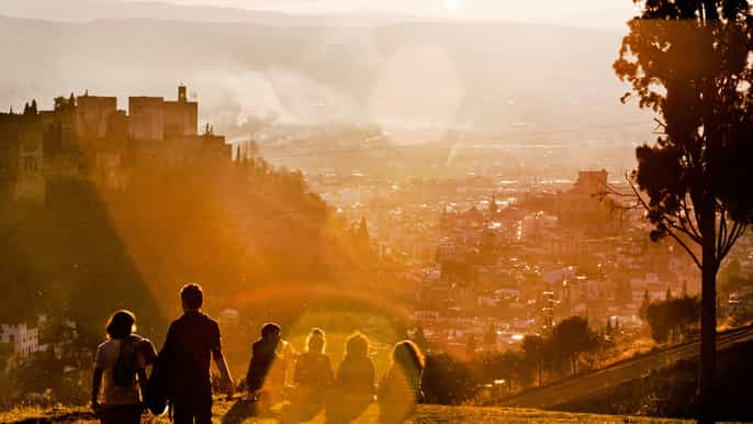 granada sunset walking tour in albaicín sacromonte