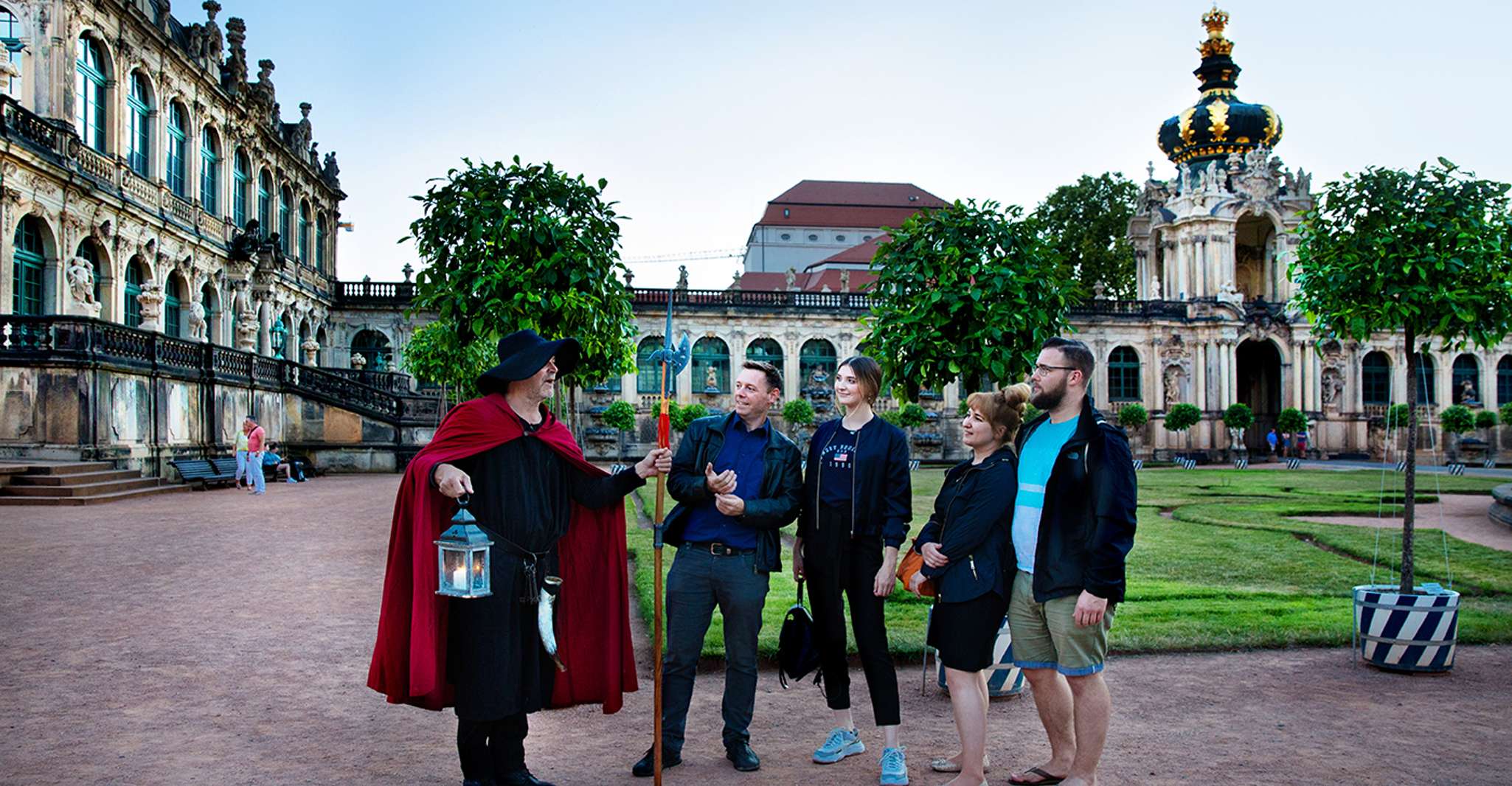 Dresden, The Original Night Watchman Tour in Lantaarn Light - Hizvo