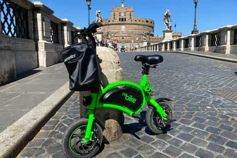 Roma: noleggio di biciclette elettriche di 3 ore con combinazione di attrazione opzionale