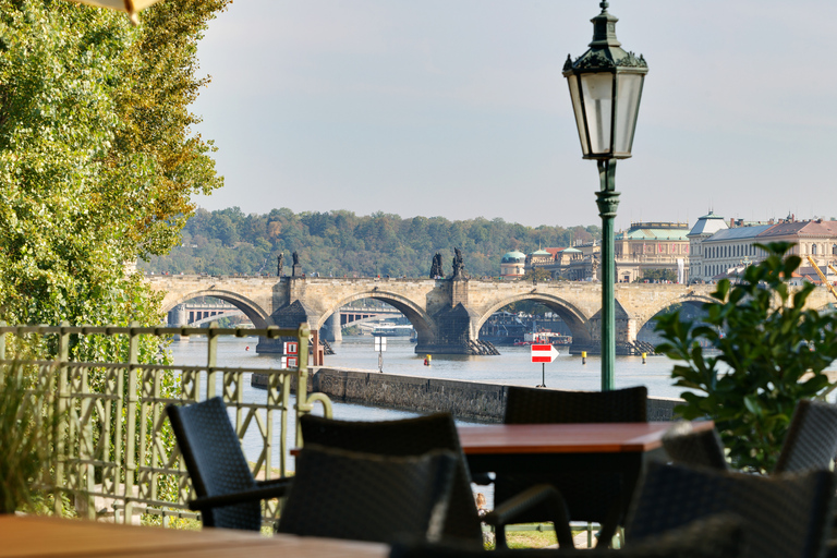 Prague: Foodie Walking Tour with Tastings