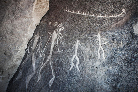 Baku: Gobustan, vulcões de lama, Yanar Dag e city tour pela cidade velha