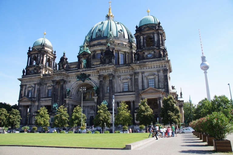 Berlin: 4-Hour Guided Highlights Tour in Spanish Private Discover Berlin: 4-Hour Guided Tour in Spanish