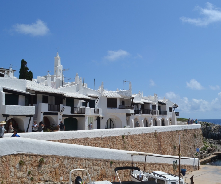 Menorca: Cruise with Mahon Guided Tour and Binibeca Visit