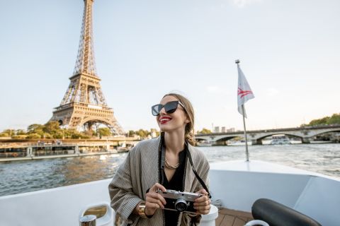 Paris: Eiffeltornet – direkt tillträde med värd till toppen med hiss och båttur på Seine