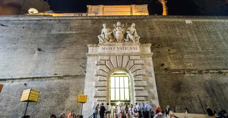 Vatican Museum and Sistine Chapel: Tour at Night
