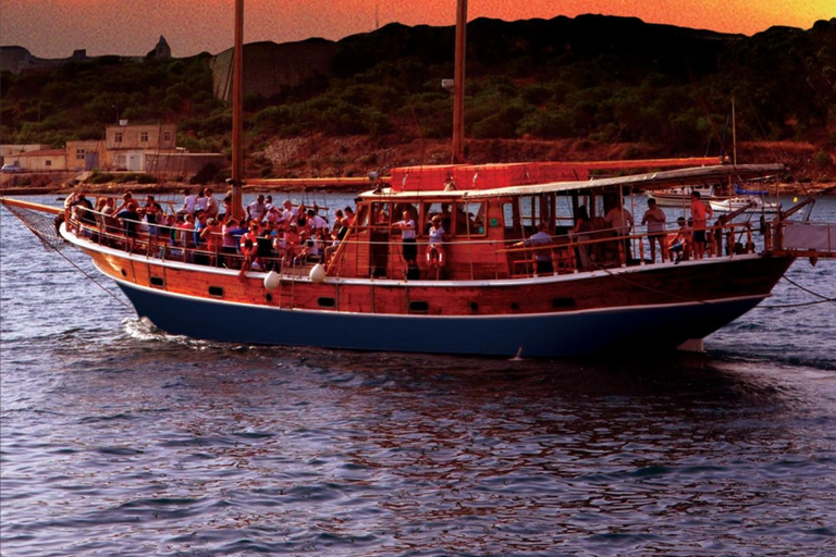 Crucero Fernandes al atardecer con cena y barra libre