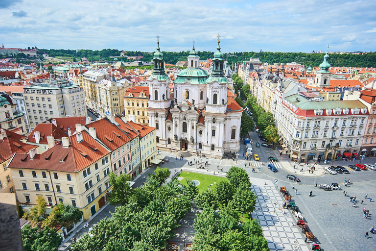 Praga antigua y ciudad judía y puente de Carlos: recorrido a pie de 2,5 horasTour en inglés y alemán.