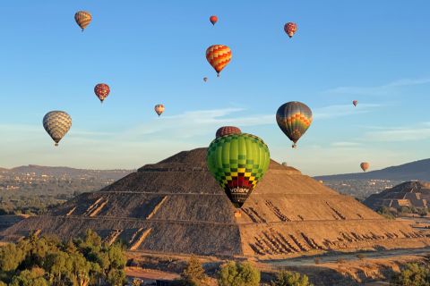 Ab Mexiko-Stadt: Teotihuacán-Heißluftballonfahrt & Frühstück