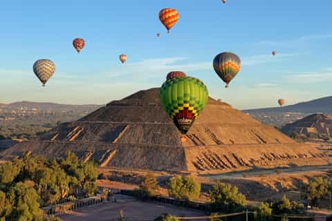 From Mexico City: Teotihuacan Air Balloon Flight & Breakfast
