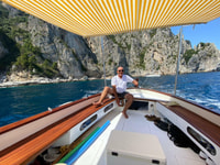 Capri, Island e Grottos Boat Cruise com lanches e bebidas - Housity