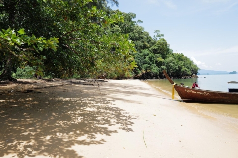 Krabi: excursion en kayak dans les grottes marines avec la lagune de Lae Nai et déjeunerPoint de rencontre à Railay Beach