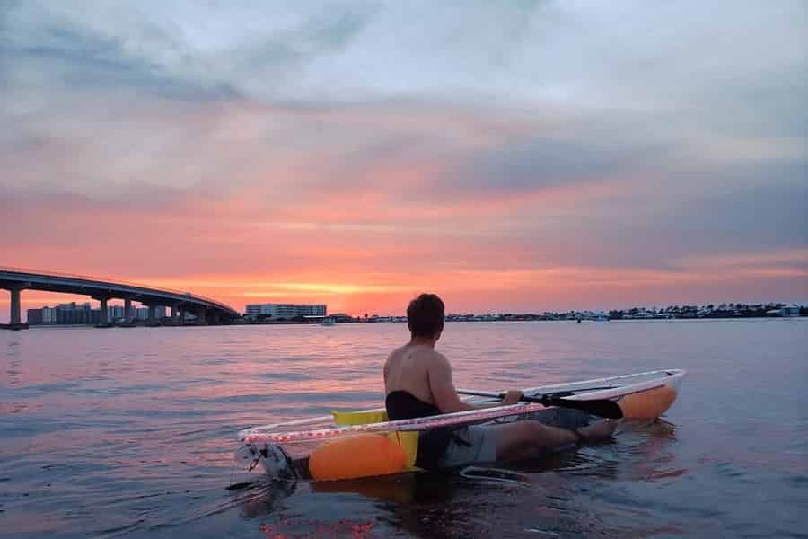 Orange Beach: Kajak-Tour bei Sonnenuntergang oder „Crab Grab“-Tour. Foto: GetYourGuide
