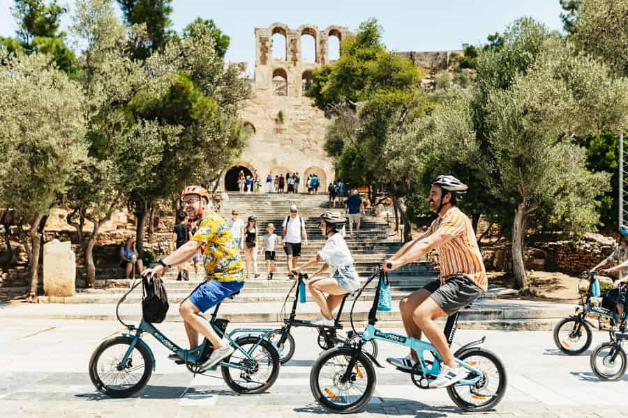 Athen: Entdecke die Stadt Elektrofahrrad Tour. Foto: GetYourGuide Athen: Entdecke die Stadt Elektrofahrrad Tour. Foto: GetYourGuide