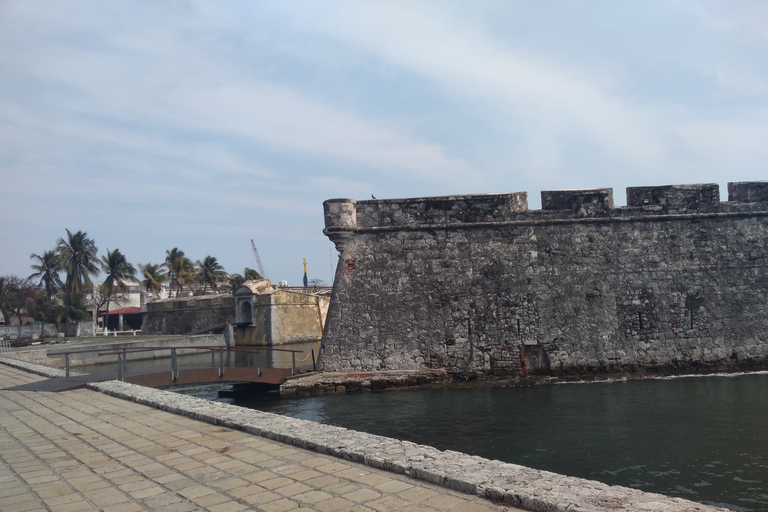 Veracruz: Guided City Tour with Aquarium Visit