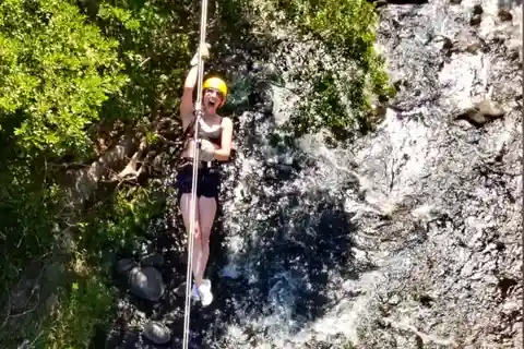 Desde Tamarindo: Excursión de Aventura de un Día en Tirolina y Rafting