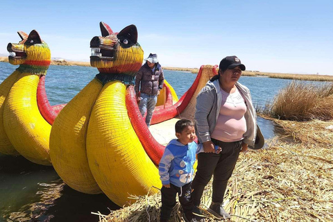 Puno : Excursion d&#039;une demi-journée aux îles flottantes Uros