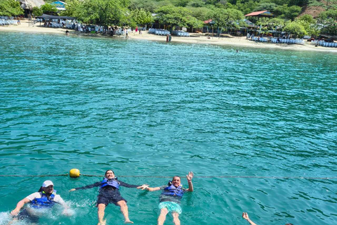 Yacht Tour with Stops at 6 Beaches in Santa Marta + Lunch