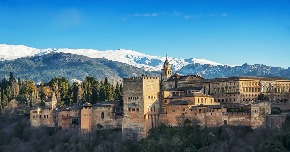 Granada: Walking Tour of Alhambra & Albaicin | GetYourGuide