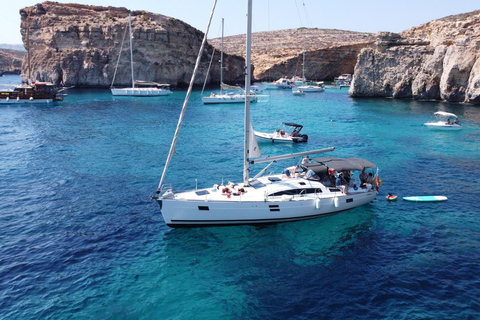 Malta: Charter Privado de Día Completo en el Yate a Vela Mowgli