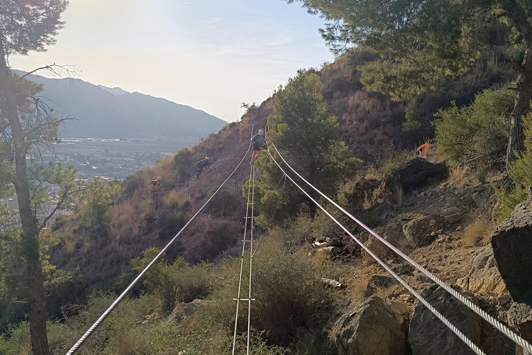 Villena: arrampicata su via ferrata guidata con discesa in corda doppia