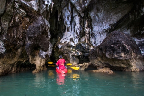 Krabi: tour en kayak por la cueva marina con pueblo de Nai Nang y almuerzoRecogida en el hotel en Klong Muang y Tubkaek Beach