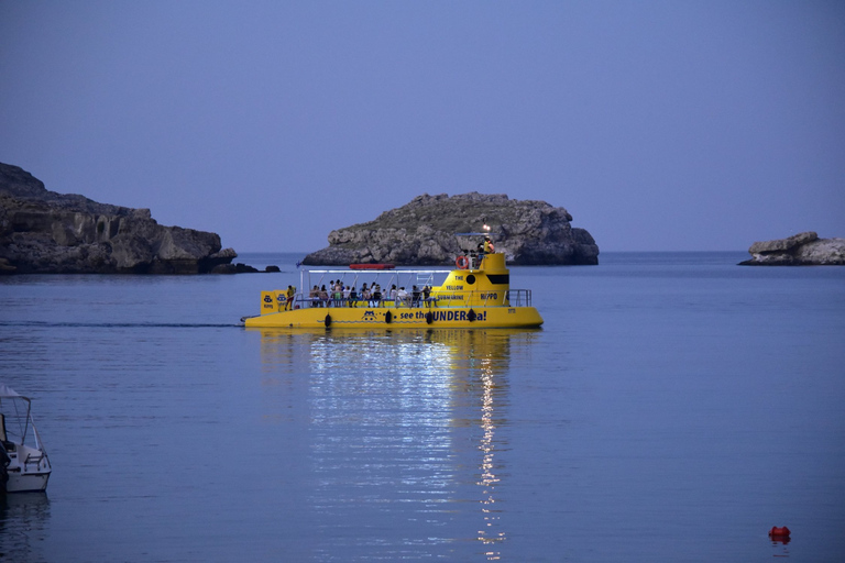 Lindos: crociera sottomarina con sosta bagno nella baia di NavaroneLindos: Crociera sottomarina dalla spiaggia di Pallas