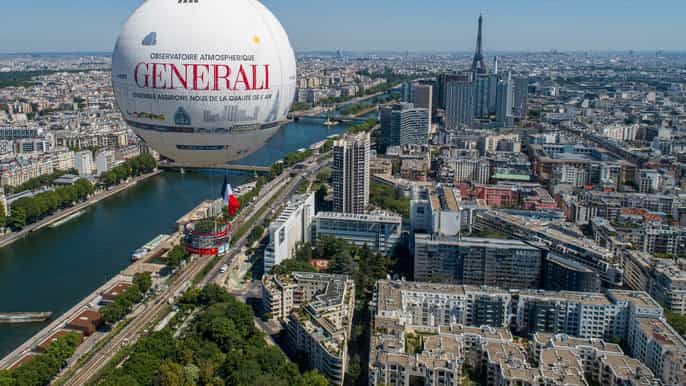 paris tethered balloon flight over paris