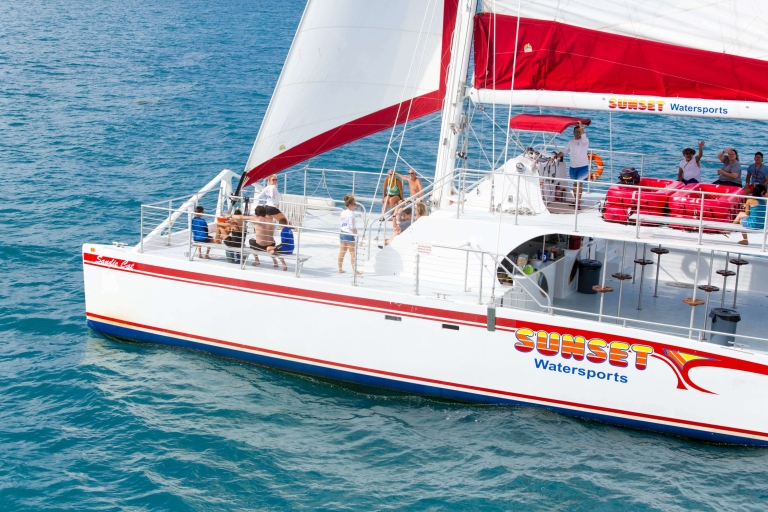 Key West: viaje en velero al atardecer con barra libre, comida y música