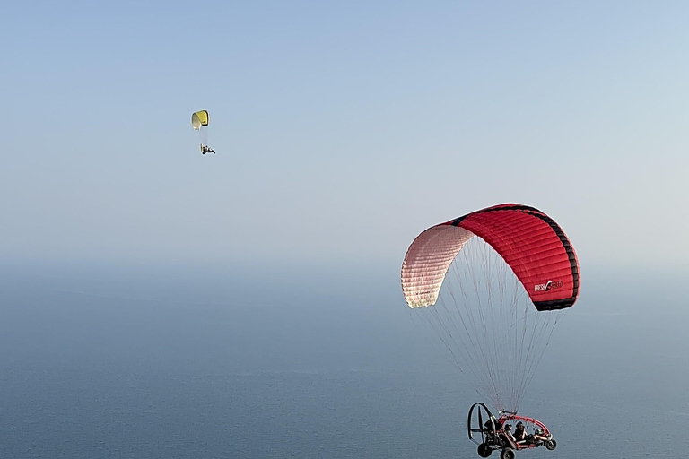 多哈：在海岸线和阿拉伯湾上空体验难忘的滑翔伞之旅多哈：在海岸线和阿拉伯湾上空体验难忘的滑翔伞运动