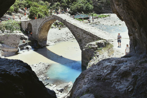 RED LINE: VIP daily tour with SUV: Vlore-Gjirokaster-Permet