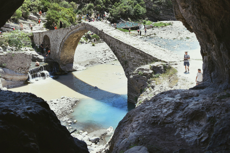 RED LINE: VIP daily tour with SUV: Vlore-Gjirokaster-Permet