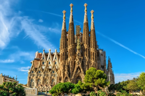 Barcelona: Wycieczka rowerowa i bilety bez kolejki do Sagrada FamiliaGrupowa wycieczka rowerowa i Sagrada Familia bez kolejki