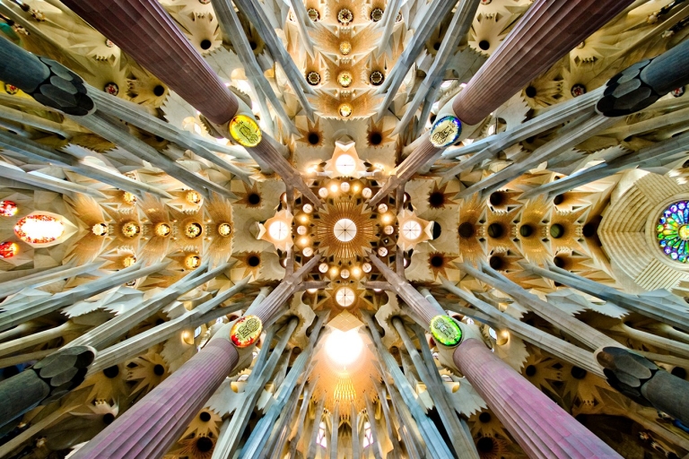 Barcelona: Fietstour & Sagrada Familia voorrangsticketsGroepsfietstocht & Sagrada Familia zonder wachtrij