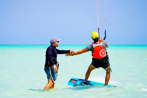 El Gouna: curso básico de kitesurf de 6 horas