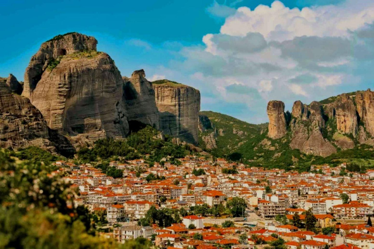 Meteora Monasteries: Full Day Tour from Athens