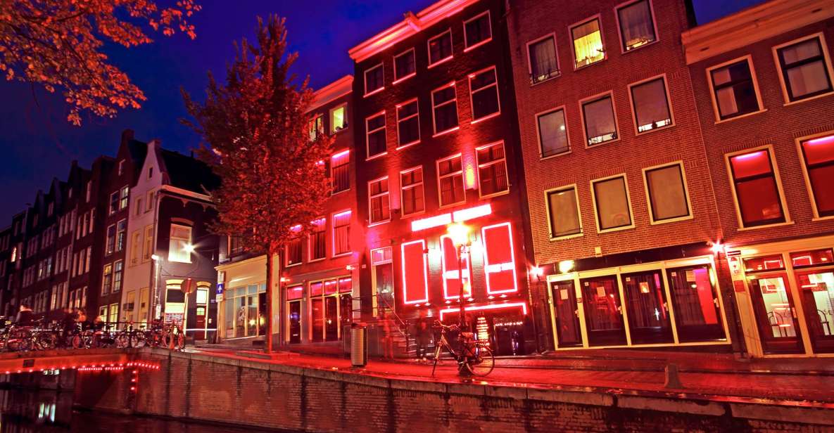  Amsterdam Red Light District: Private Walking Tour with Snack 