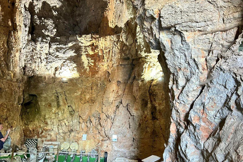 From Albir, Benidorm & Calpe: Jalon & Caves of Skulls Tour From Calpe with Meeting Point at Suitopia