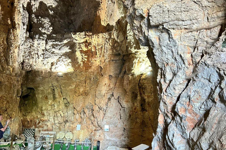 From Albir, Benidorm & Calpe: Jalon & Caves of Skulls Tour From Calpe with Meeting Point at Suitopia