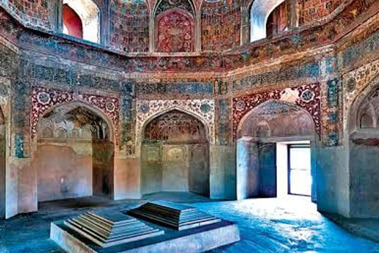 جولة تاج محل عند غروب الشمس مع تشيني كا راوزا بسيارة خاصة مكيفةجولة شاملة كليًا مع سيارة ومرشد وتذا