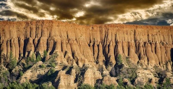 Von Granada: Geführte Tour durch den Geopark Guadix und Granada