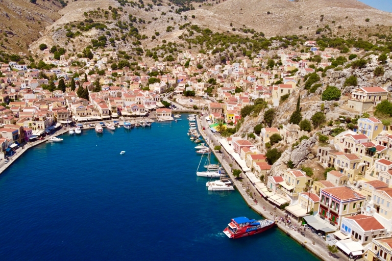 Rodas: Barco de alta velocidad a la isla de Symi y a la bahía de San JorgeEmbarcar en el Puerto de Mandraki en Rodas