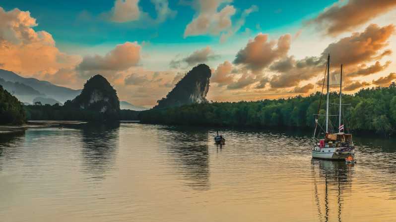 Krabi: Private Bootstour bei Sonnenuntergang und Nachttour zum Markt