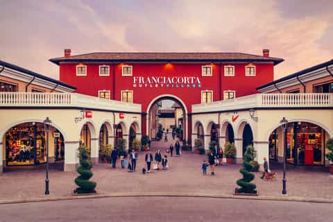 From Milan: Franciacorta Outlet Village Shopping Trip